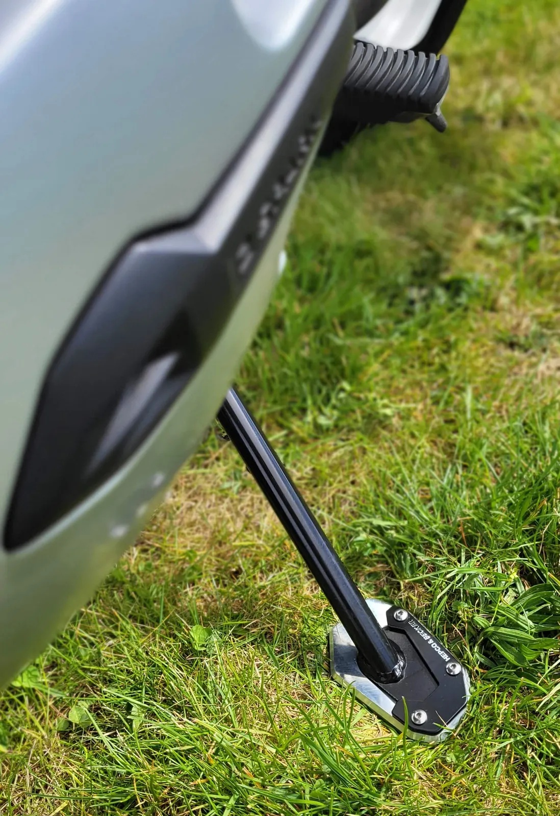 Side stand plate silver/black for BMW R 1200 RT (2005-2013)