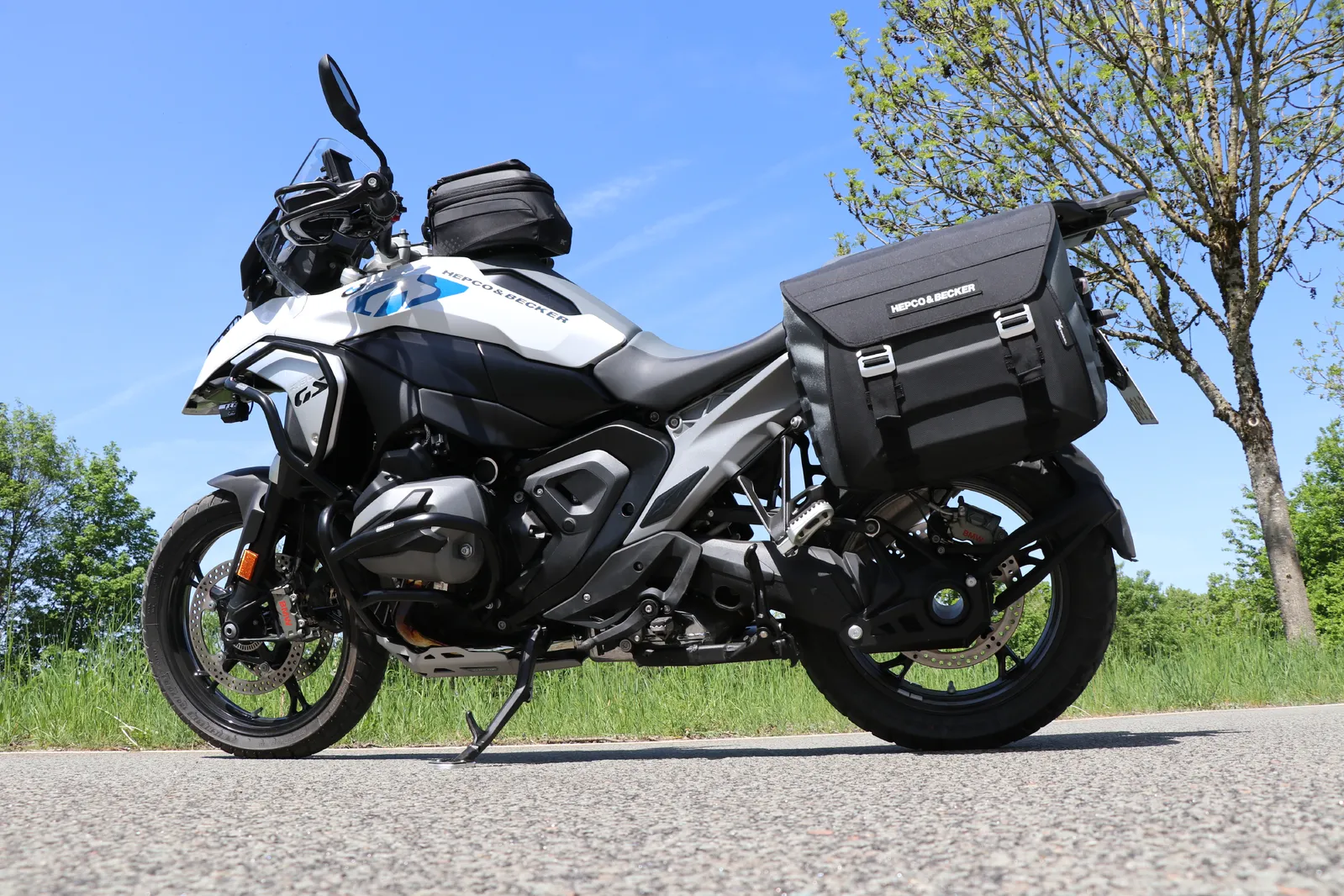 Side bag set Xtravel Basic Plug & Play for original Vario pannier rack for BMW R 1300 GS (2023-)
