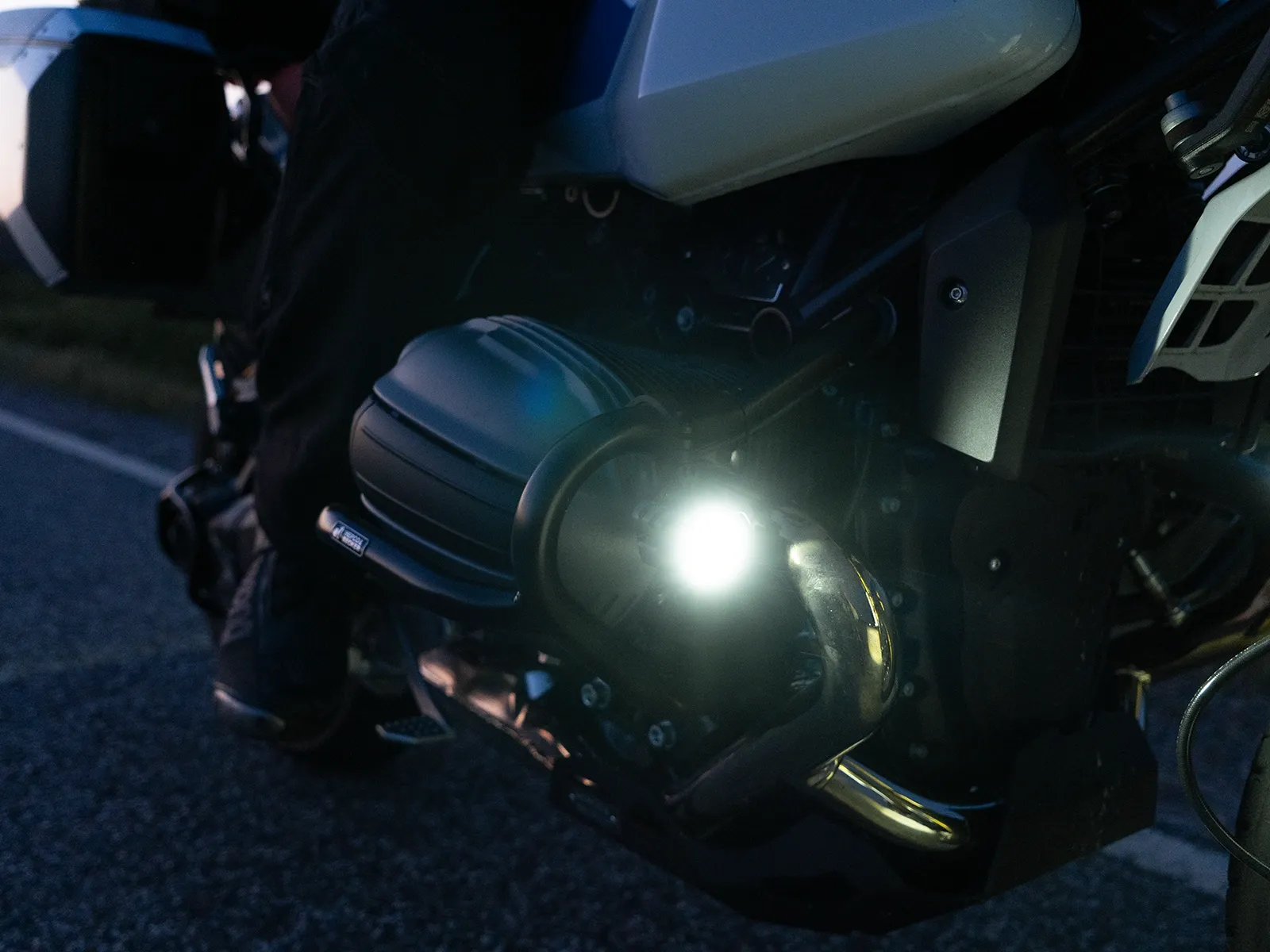 LED auxiliary headlights Nova (set) incl. Ø25-32mm universal mounting set, wiring harness and switch