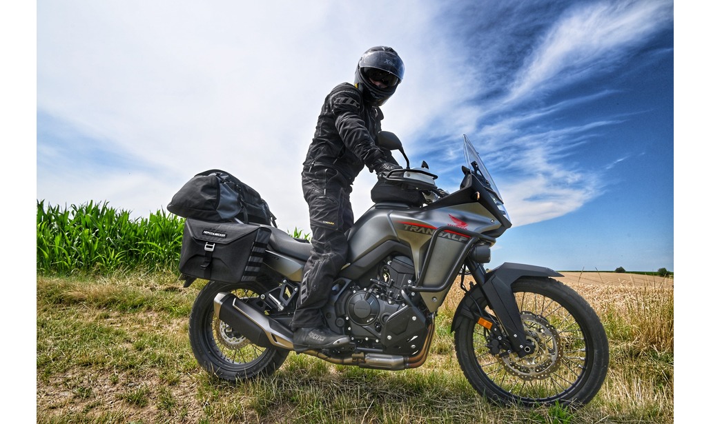 2023 Honda Transalp vs. Suzuki V-Strom 800: A Clash of Adventure Titans